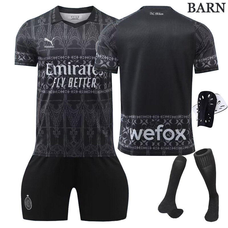 AC Milan x Pleasures Barn Fjerdedrakt 2023/24 sort Kortermet + Korte bukser