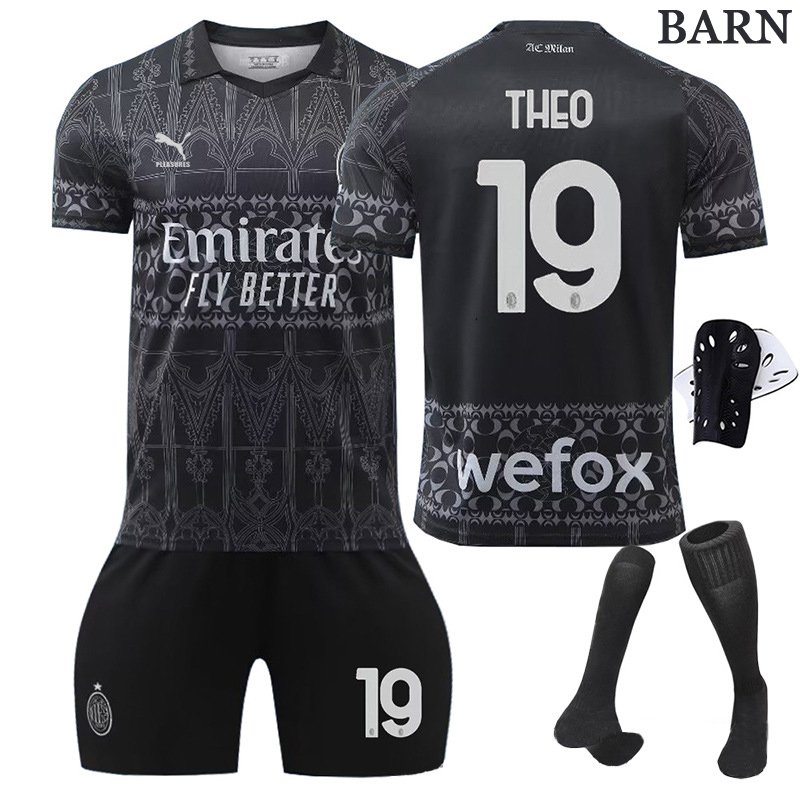 Pleasures x AC Milan THEO 19 Barn Fjerdedrakt 2024 - Sort