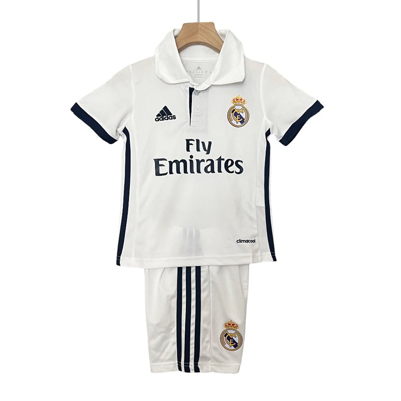 Retro Real Madrid 2016/17 barnesett tilgjengelig