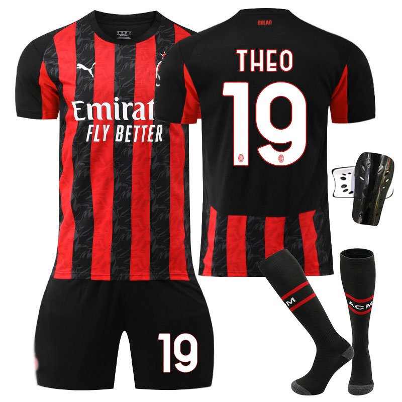 AC Milan hjemmedrakt barn 2025/26 – med navn og nummer Theo 19