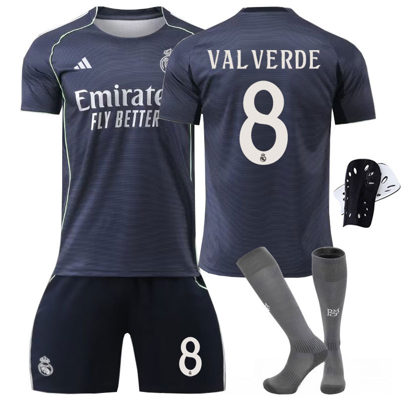 Real Madrid 2025-26 barnedrakt bortedrakt med personlig Valverde 8 trykk