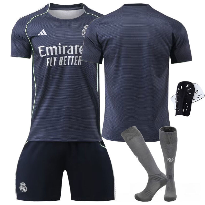 Real Madrid bortedrakt for barn 2025 26 med fullt draktsett