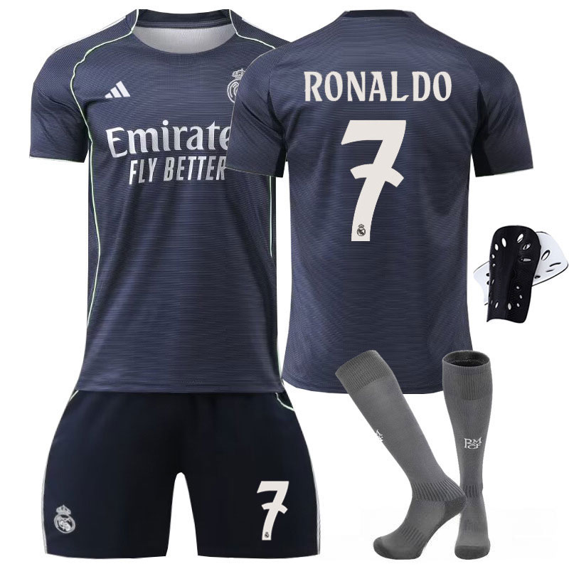 Real Madrid bortedraktsett til barn 2025-26 med Ronaldo 7 trykk og shorts