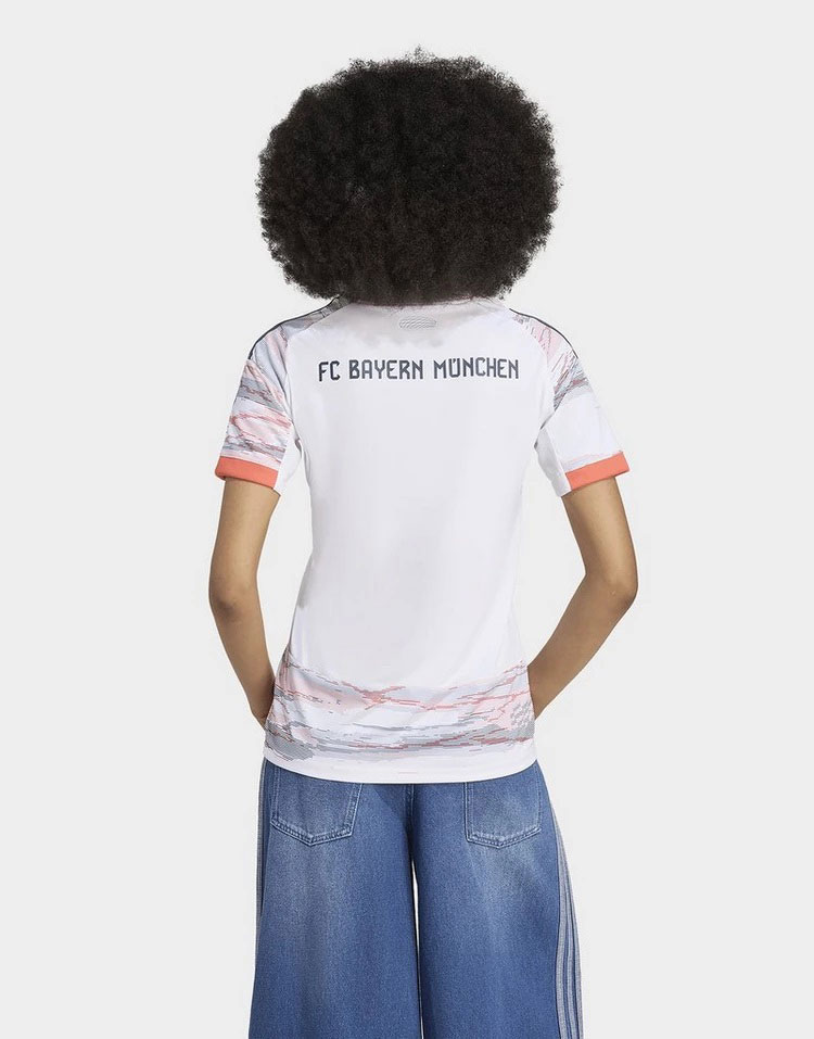 Bortetrøye FC Bayern dame 2025/26 - Ekte produktbilde