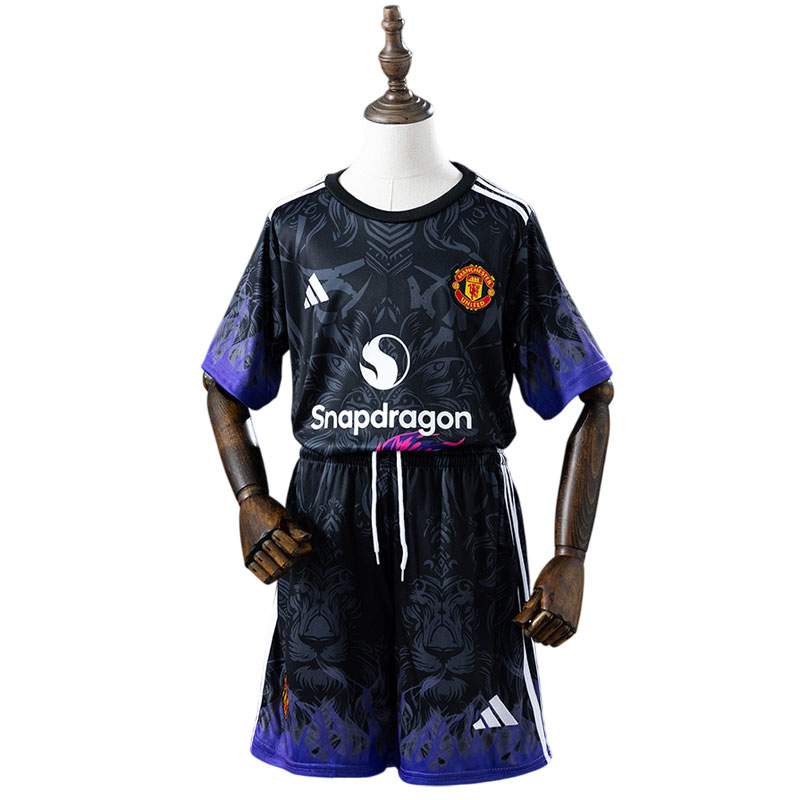 Børnefotballdrakt Manchester United 25/26 - spesialutgave løvemotiv