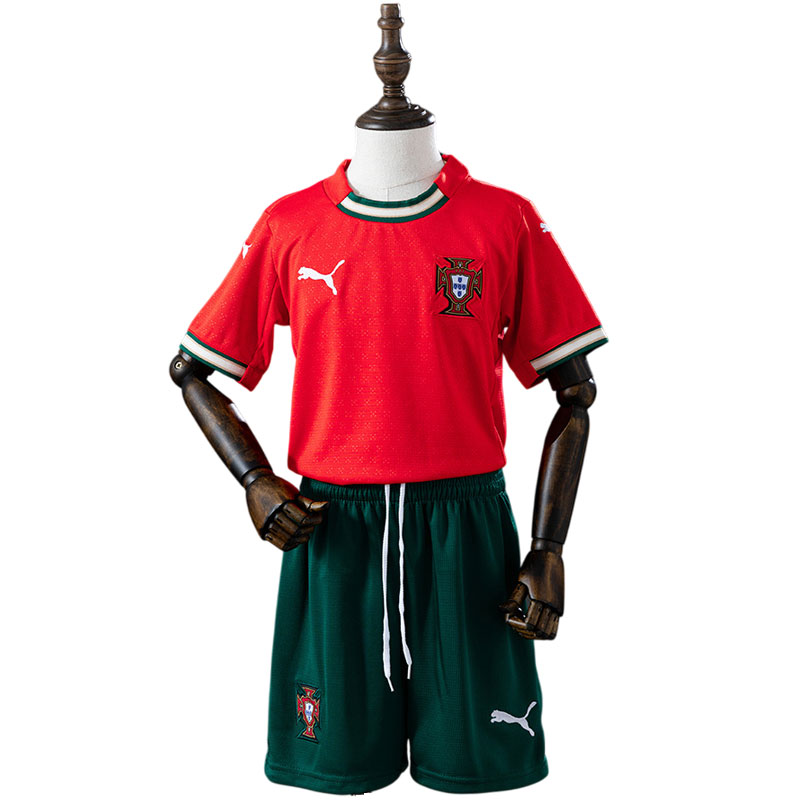 Portugal 2025 drakta til barn - hjemmedrakt med shorts