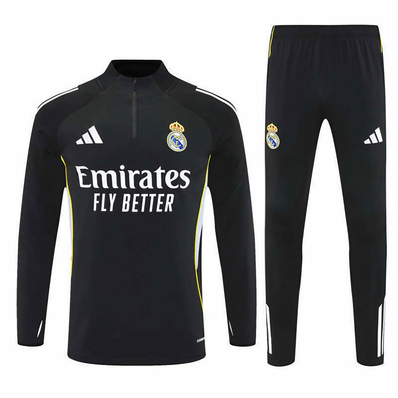 25/26 Real Madrid svart treningsdrakt - half zip topp og bukse