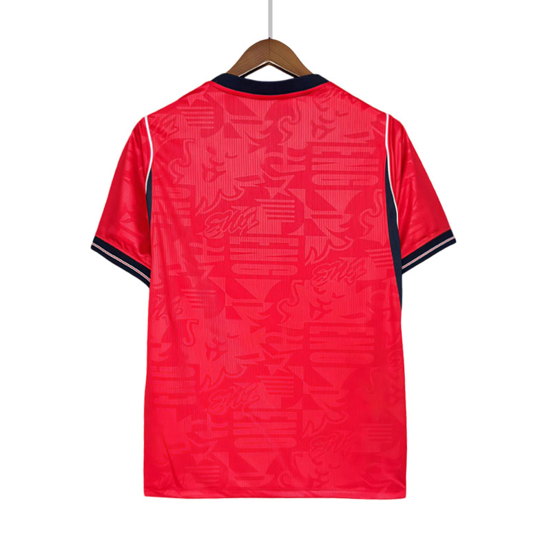 England 2026-27 fotballdrakt herre rød – bortedrakt kortermet England 202627 fotballdrakt herre rød – bortedrakt kortermet