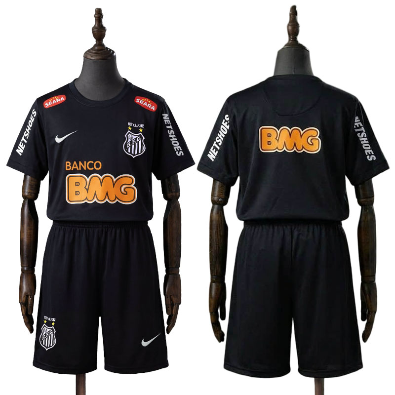 Santos 2012/13 bortedrakt for barn - retro svart drakt med shorts